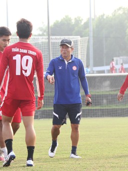 Trợ lý cũ của HLV Park Hang-seo muốn giúp CLB Viettel đoạt ngôi vương V-League
