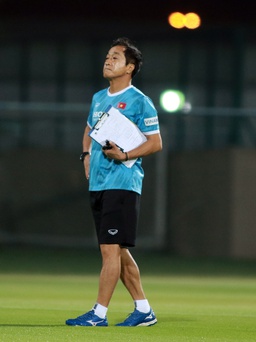 Kịch tính: Trợ lý Lee Young-jin kịp khỏi Covid-19, di chuyển sang UAE cùng U.23 Việt Nam