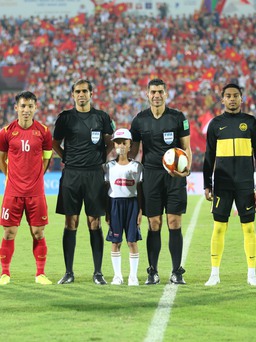 Lộ diện trọng tài Oman bắt trận chung kết, U.23 Việt Nam mặc đỏ còn Thái vàng