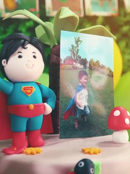 Mẹ trẻ Sài Gòn nấu chè mời mọi người ăn 3 ngày mừng con não phẳng biết đi