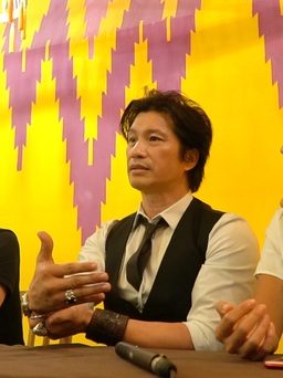 Chưa từng có: Dustin Nguyễn tổ chức họp báo vì bị “cắt vai” đột ngột
