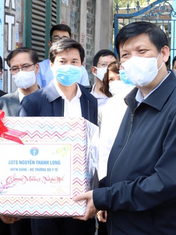 Bộ trưởng Bộ Y tế: Người dân Quảng Ninh có thể yên tâm đón Tết