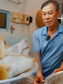 Cụ ông hơn 40 năm chiên bánh cống khoai môn: bất ngờ với căn bếp siêu sạch!