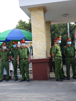 Hàng trăm cảnh sát được huy động đến phiên xử Đường 'Nhuệ' và đàn em