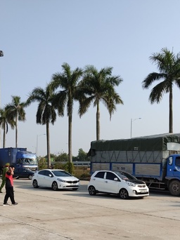 Hải Dương: Bắt 14 xe tải đang chở 300 tấn hàng lậu từ Quảng Ninh về Hà Nội