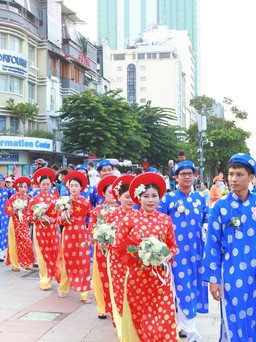 100 cặp đôi công nhân được tổ chức lễ cưới tập thể trong ngày Quốc khánh 2.9