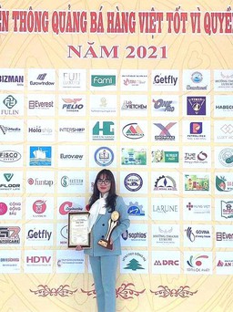 CEO Nguyễn Thị Oanh đại diện Dou Life nhận giải Sản phẩm chất lượng vàng 2021