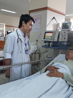Kịp thời cứu sống một người bị rắn hổ mang chúa cắn