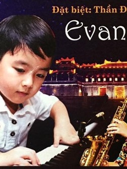 Thần đồng âm nhạc Evan Lê biểu diễn tại quê mẹ