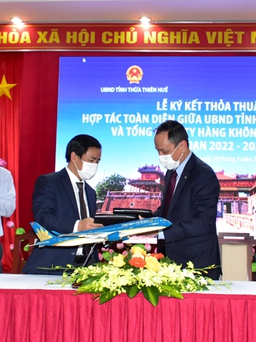 Vietnam Airlines ký kết thỏa thuận hợp tác toàn diện với tỉnh Thừa Thiên - Huế