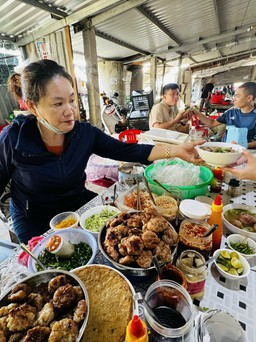 Thử thách 30.000 đồng 'ăn sập' chợ quê Phú Yên