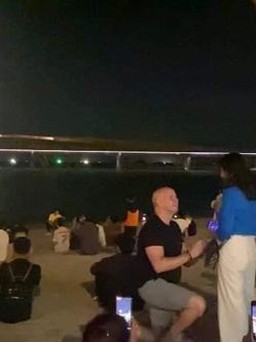 'Truy tìm' cặp đôi 'mở hàng' Cầu Hôn - Phú Quốc vào giây phút giao thừa 2023