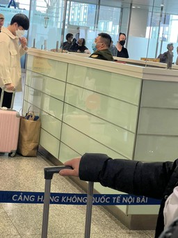 Du khách Singapore 'tố' an ninh cửa khẩu sân bay Nội Bài đòi tiền 'tip'