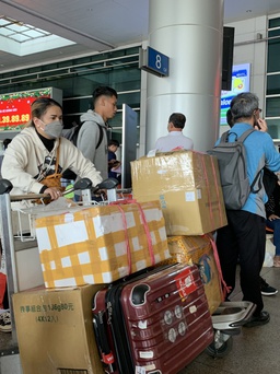Trung Quốc vừa mở cửa, sân bay Tân Sơn Nhất đã đón lượng khách kỷ lục
