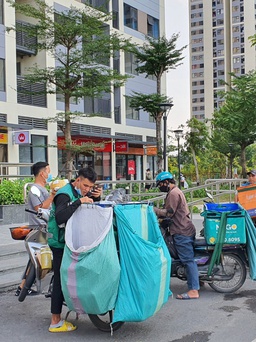 Chợ điện tử bán hàng, giao hàng xuyên tết