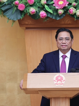 Thủ tướng: Rà soát các nguồn, tập trung cho tăng lương