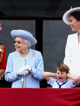 Anh tưng bừng đại lễ bạch kim mừng 70 năm Nữ hoàng Elizabeth II tại vị