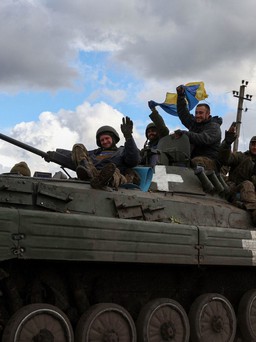 Ukraine tập trung 40.000 quân ở tiền tuyến gần Donbass?