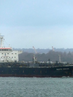Iran và Israel cáo buộc nhau tấn công tàu chở dầu ngoài khơi Oman