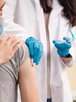 Người không tiêm vắc xin Covid-19 có nguy cơ tử vong cao hơn 14 lần