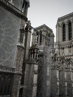Hơn 23,5 nghìn tỉ đồng quyên góp để khôi phục Nhà thờ Đức Bà Paris