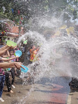 Thái Lan hoãn lễ hội té nước Songkran vì COVID-19