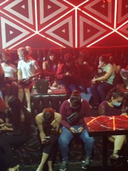Cảnh sát Malaysia bắt 18 người Việt tại cơ sở giải trí ở Kuala Lumpur