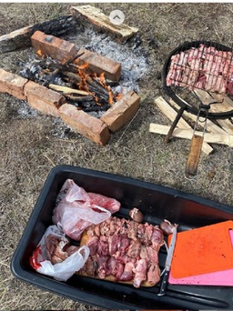 Thống đốc Nga mở tiệc thịt nướng giữa mùa cháy rừng
