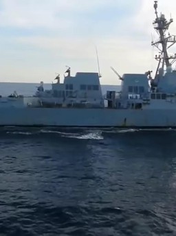 Tranh cãi về cáo buộc tàu chiến Mỹ tiếp cận lãnh hải Nga