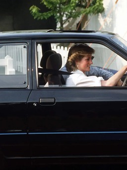 Đấu giá quyết liệt tranh mua xe của cố Công nương Diana