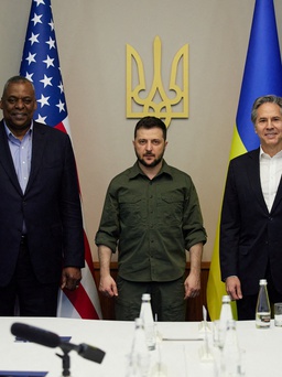 Ngoại trưởng Mỹ Blinken bất ngờ đến Ukraine