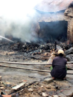 Cháy chợ Ba Đồn, 23 gian hàng bị thiêu rụi