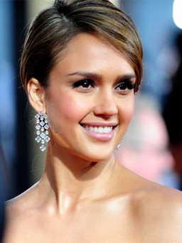 Jessica Alba góp mặt trong MV 'Bad blood' của Taylor Swift