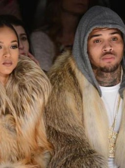 Chris Brown nài nỉ bạn gái gốc Việt chấp nhận con riêng