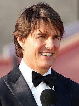 Tom Cruise rạng rỡ ra mắt 'Điệp vụ bất khả thi 5' giữa tin đồn sắp kết hôn với trợ lý