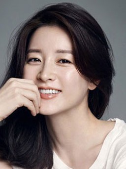 Lee Young Ae 'bỏ túi' 54 tỉ đồng để tái xuất sau 11 năm