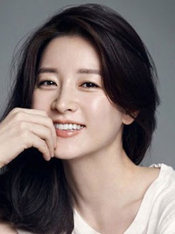 Lee Young Ae 'bỏ túi' 54 tỉ đồng để tái xuất sau 11 năm