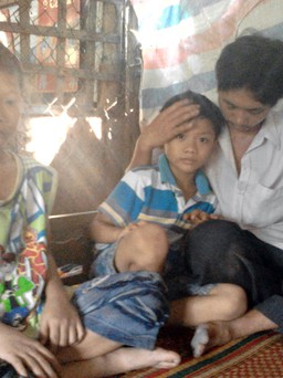 Sản phụ chết tại trạm y tế: Những đứa con ngơ ngác hỏi mẹ