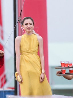 Thanh Hằng dọa loại hotgirl 1,54 m ngay thử thách đầu Vietnam’s Next Top Model 2016