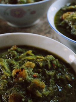 Khám phá ẩm thực dân tộc Thái - Kỳ 3: Canh bon nấu da trâu gác bếp