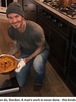 David Beckham tự vào bếp nấu nướng, may vá chăm con khi vợ bận