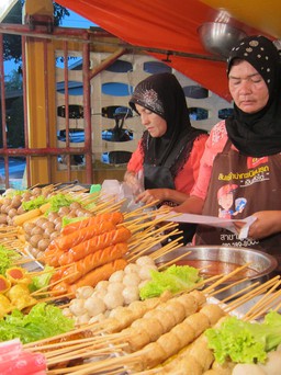 Phong phú ẩm thực Thái