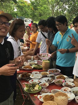 Người Việt 'rùng mình' thưởng thức những món đặc sản Lào