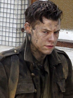 Harry Styles được so sánh với huyền thoại Heath Ledger