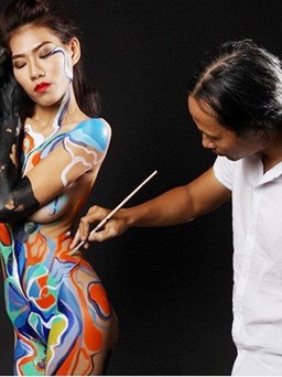 Body painting và ranh giới mong manh họa sĩ - người mẫu