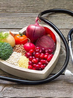 Muốn tránh bệnh tim mạch, nên ăn nhiều rau củ quả màu tím, đỏ, xanh đậm