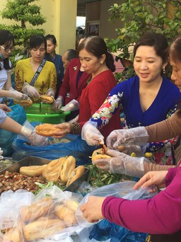 Trong mắt tôi: Chung tay giúp người nghèo