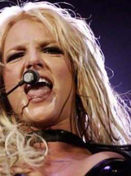 Vì sao Britney Spears ngừng hát vô thời hạn?