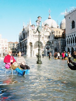 Ý ban bố tình trạng khẩn cấp ở Venice