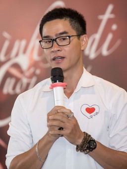 Nguyễn Phong Việt nói chuyện 'Mình sẽ đi cuối đất cùng trời'